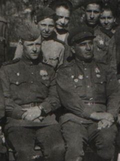 Пестинский Борис Иванович (слева)