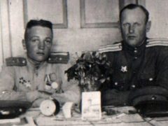 Пестов Николай Николаевич (слева)