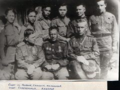 Поляков Павел Николаевич (сидит слева)