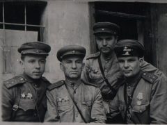 Рогульский Александр Яковлевич (крайний слева)